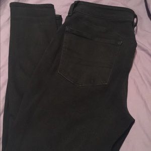 AMERICAN EAGLE HIGH-RISE JEANS